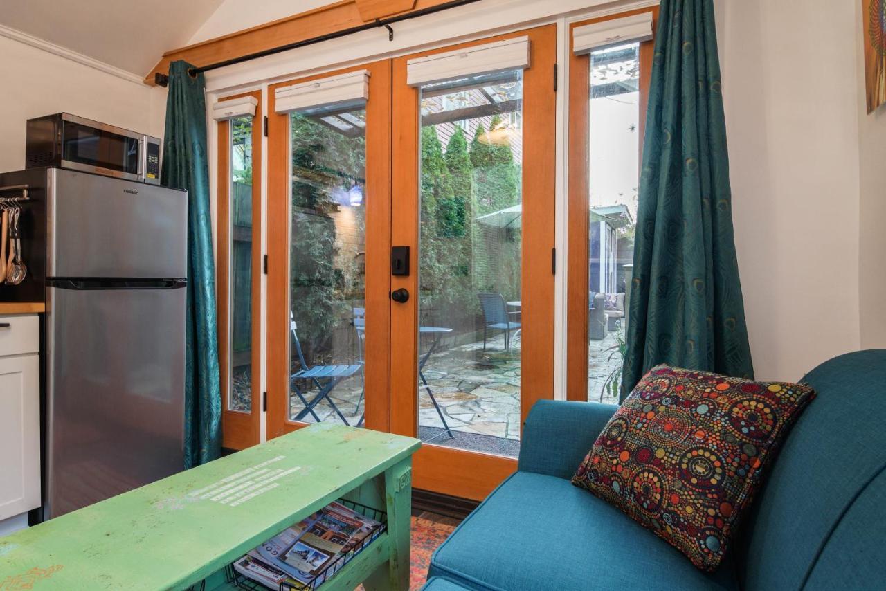 Secluded Patio Cottage Right By All The Action Portland Zewnętrze zdjęcie