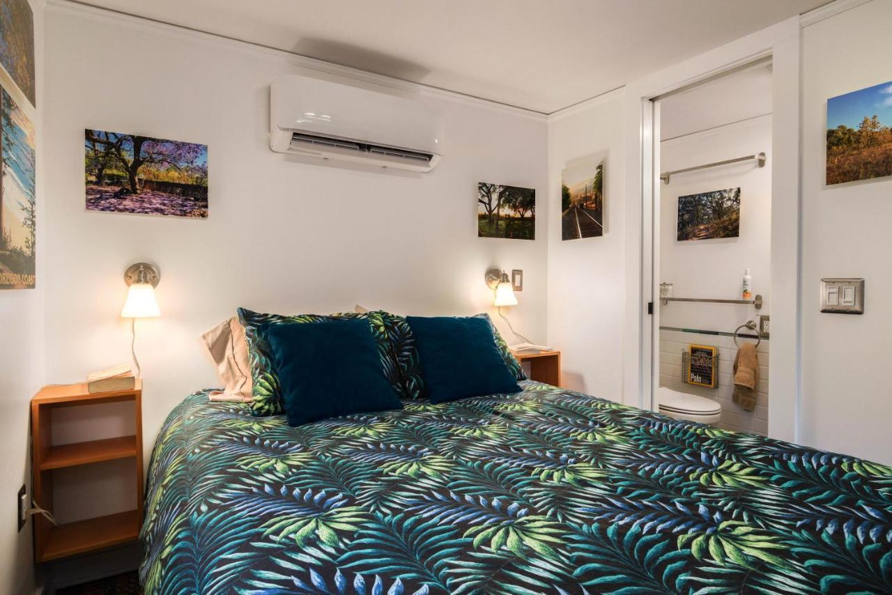 Secluded Patio Cottage Right By All The Action Portland Zewnętrze zdjęcie